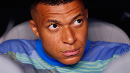 Kylian Mbappé, en el banquillo del Real Madrid