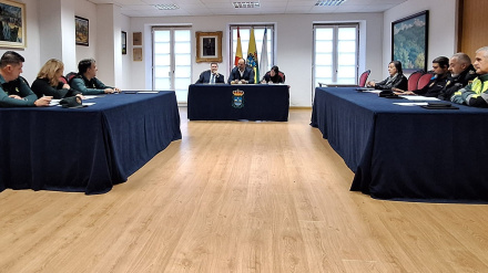 La reunión se celebró en el Ayuntamiento de Pontedeume
