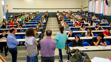 Estudiantes universitarios