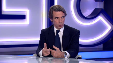 Aznar marca las líneas rojas en inmigración: "La ley es la misma para todos o la sociedad se rompe"