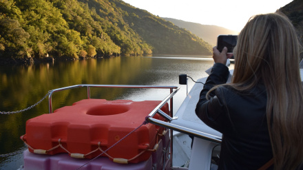 Más de 57.000 personas eligieron los catamaranes de la Diputación para realizar rutas fluviales por los ríos Miño y Sil