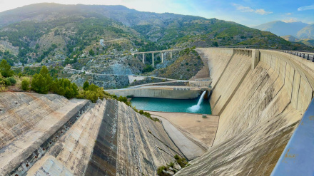 Almuñécar planta cara al Gobierno por el sobrecoste de Rules y se niega a que lo paguen los agricultores