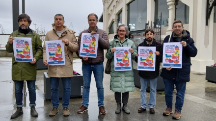 Integrantes del BNG durante la presentación de la campaña