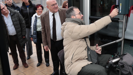 Los autobuses de Valladolid incorporan desde este lunes una segunda máquina para validar billetes y así ayudar a las para personas con movilidad reducida