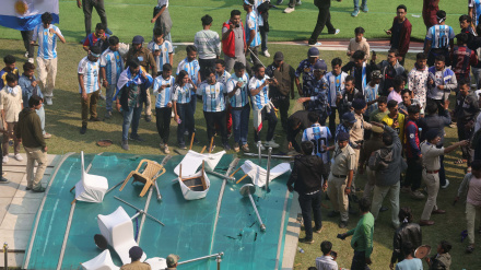 Aficionados causan disturbios en Calcuta en la visita de Messi a la ciudad.
