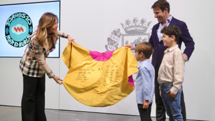 Natalia Chueca, alcaldesa de Zaragoza, junto a Miguel Cuartero, Director de la Escuela Mar de Nubes