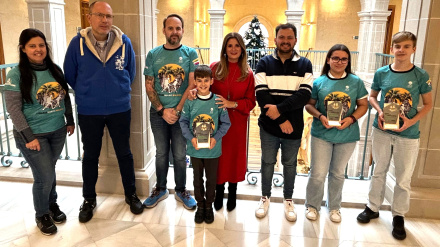 Tres deportistas del Club Linares Nordic Walking han sido galardonados en la Copa de Andalucía y recibidos por la alcaldesa en el Palacio Municipal