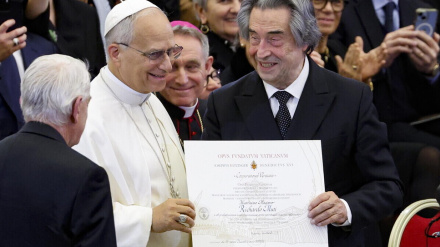 El Papa León XIV entrega el Premio Ratzinger 2025 al gran maestro Ricardo Muti