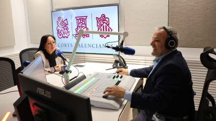 Llanos Massó visita los estudios de COPE Castellón