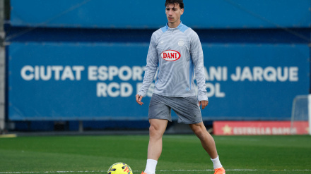 Antoniu Roca, en el entrenamiento de hoy en la Ciudad Deportiva Dani Jarque.