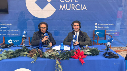 Diego Avilés, concejal de Cultura visita el set de COPE Murcia Navidad 2025