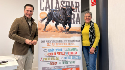 El empresario Pedro Pérez Chicote y Teresa García, alcaldesa de Calasparra