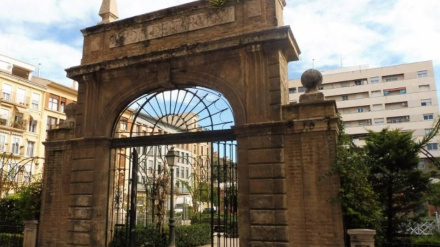 Puerta de entrada del Jardín de Parcent