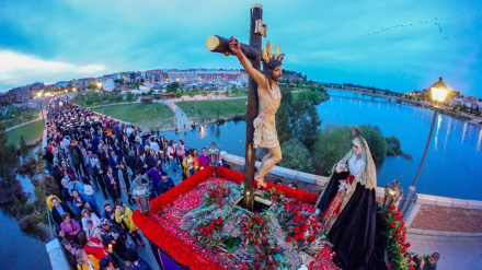Paso del Calvario de la Angustia por el Puente de Palmas