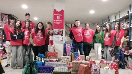 Voluntarios de Cáritas en la campaña de Navidad