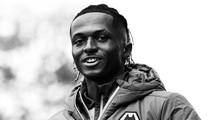 Imagen del joven Ethan McLeod