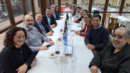Una imagen del encuentro navideño de la Cámara de Comercio de Avilés con los medios