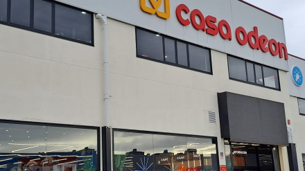 Exterior de Casa Odeón, en el polígono de A Gándara