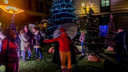 Bosque de los Deseos y Casita Solidaria, en la Plaza de Pontejos, a 16 de diciembre de 2025, en Madrid (España).