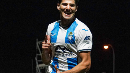 Jaume Tovar celebra un gol