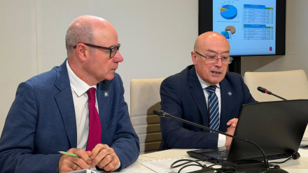 El rector y el gerente de la UGR presentan los presupuestos para 2026