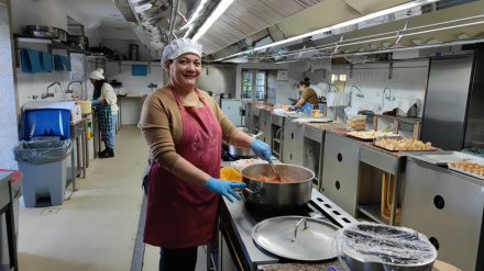 Yimi es la responsable de cocina del albergue Juan XXIII