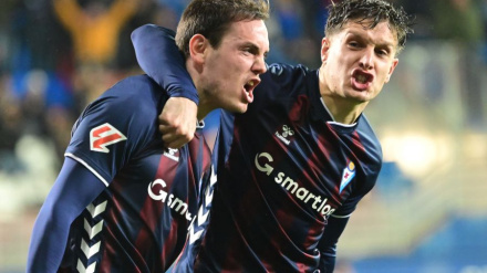 Los jugadores del Eibar celebran un gol en el Eibar- Valladolid
