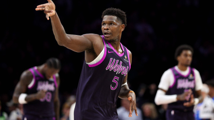 Anthony Edwards fue clave con un robo y un tapón a Shai Gilgeous Alexander en los últimos segundos.