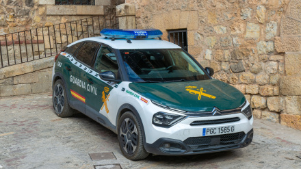 3D5D2H1 Guardia Civil, Civil Guard, Citroen C4 car  medieval village of Albarracin, Teruel province, Aragon, Spain