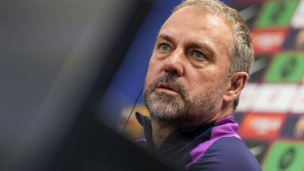 Hansi Flick, enfadado por la ausencia de Raphinha en el once ideal del año.