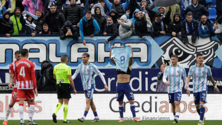 Un gol de Chupete dio los tres puntos al Málaga ante el Almería.