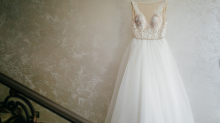 ¿Te casas en 2026? Por qué debes llevar un vestido blanco y qué color está prohibido en las bodas