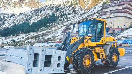 Trabajos para poner en marcha el telesilla Canal Roya