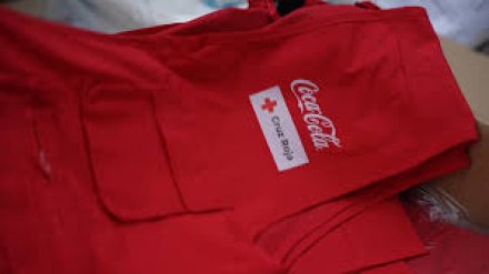 Cruz roja y cocacola