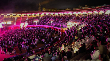 Vista general del coso y el tendido de la plaza de toros de Lorca durante un concierto