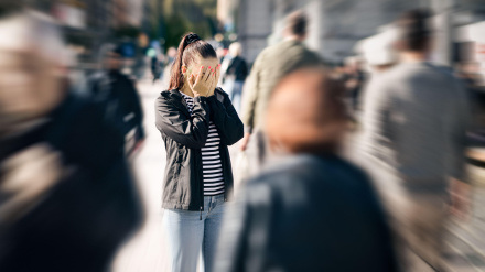 Miedo, pánico o ansiedad en una mujer deprimida. Esquizofrenia o crisis de estrés. Aglomeración en la calle. Traumatismo de salud mental. Fobia, paranoia.
