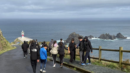 Una de las visitas escolares al Xeoparque en la zona del Cabo Ortegal