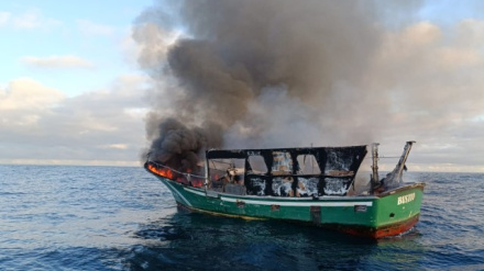 Pesquero incendiado frente a la costa asturiana