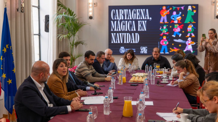 Desayuno de la alcaldesa con los medios