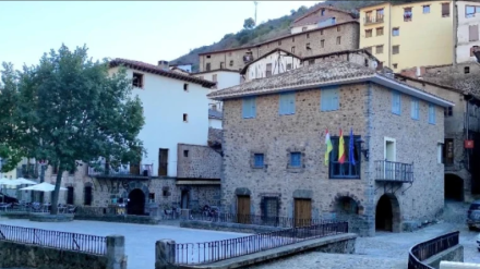 Ortigosa, un pueblo que disfruta de su bar