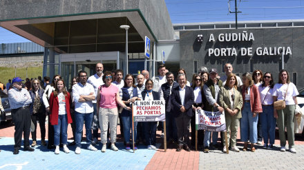 Uno de los actos reivindicativos para solicitar que el AVE vuelva a parar en la estación de A Gudiña