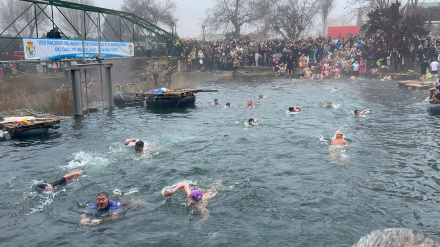 Baño de fin de año en el río Bullaque