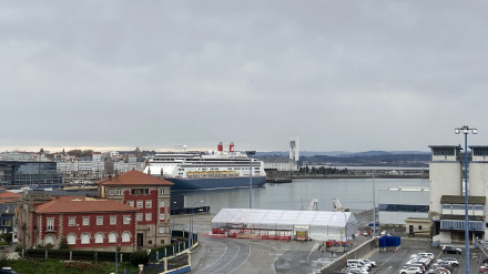 Crucero 'Borealis' atracado en A Coruña