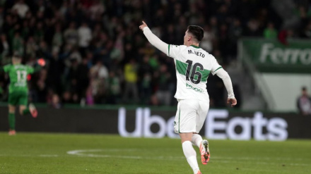 Neto celebra el gol del Elche - Villarreal (LaLiga)