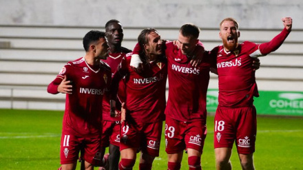 El Real Murcia se afianza en puestos de play off