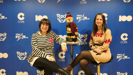 Marta López (derecha), junto a Pilar López Isla en COPE Zaragoza