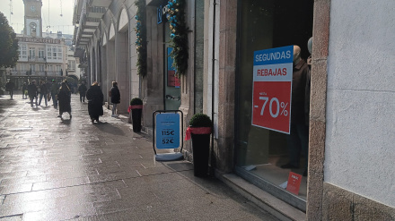 Exterior de una tienda de la céntrica Rúa da Raíña, en el casco histórico de Lugo