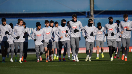 Una imagen del entrenamiento de hoy con el frío como protagonista.