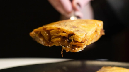 Tortilla de patata elaborada en Cruda