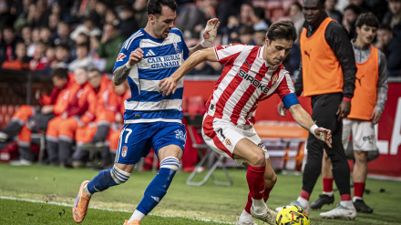 Alex Sola en El Molinón